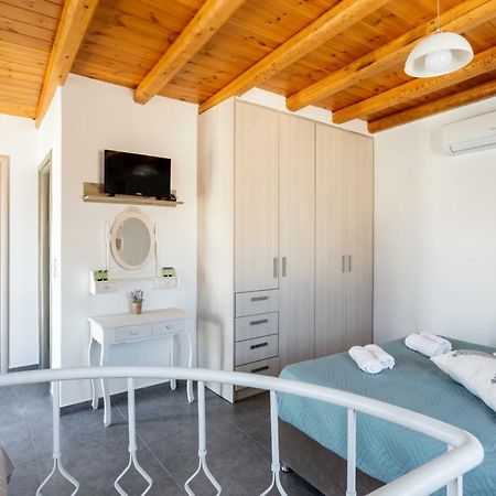 Marilena Natural Stone House, By Hellocrete Pigí エクステリア 写真