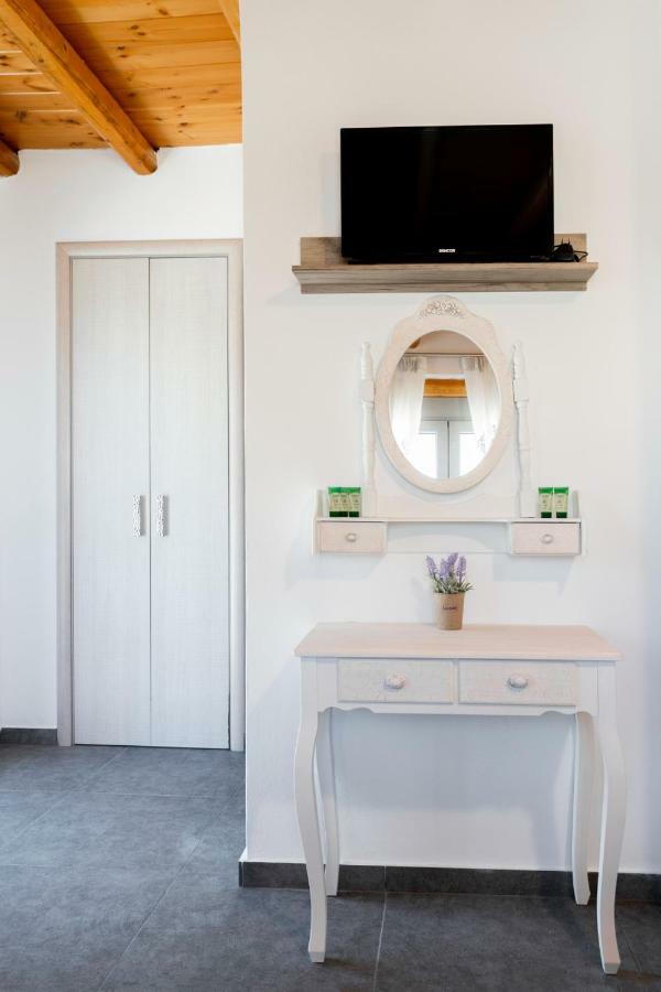 Marilena Natural Stone House, By Hellocrete Pigí エクステリア 写真