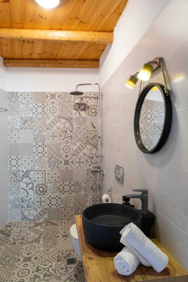 Marilena Natural Stone House, By Hellocrete Pigí エクステリア 写真