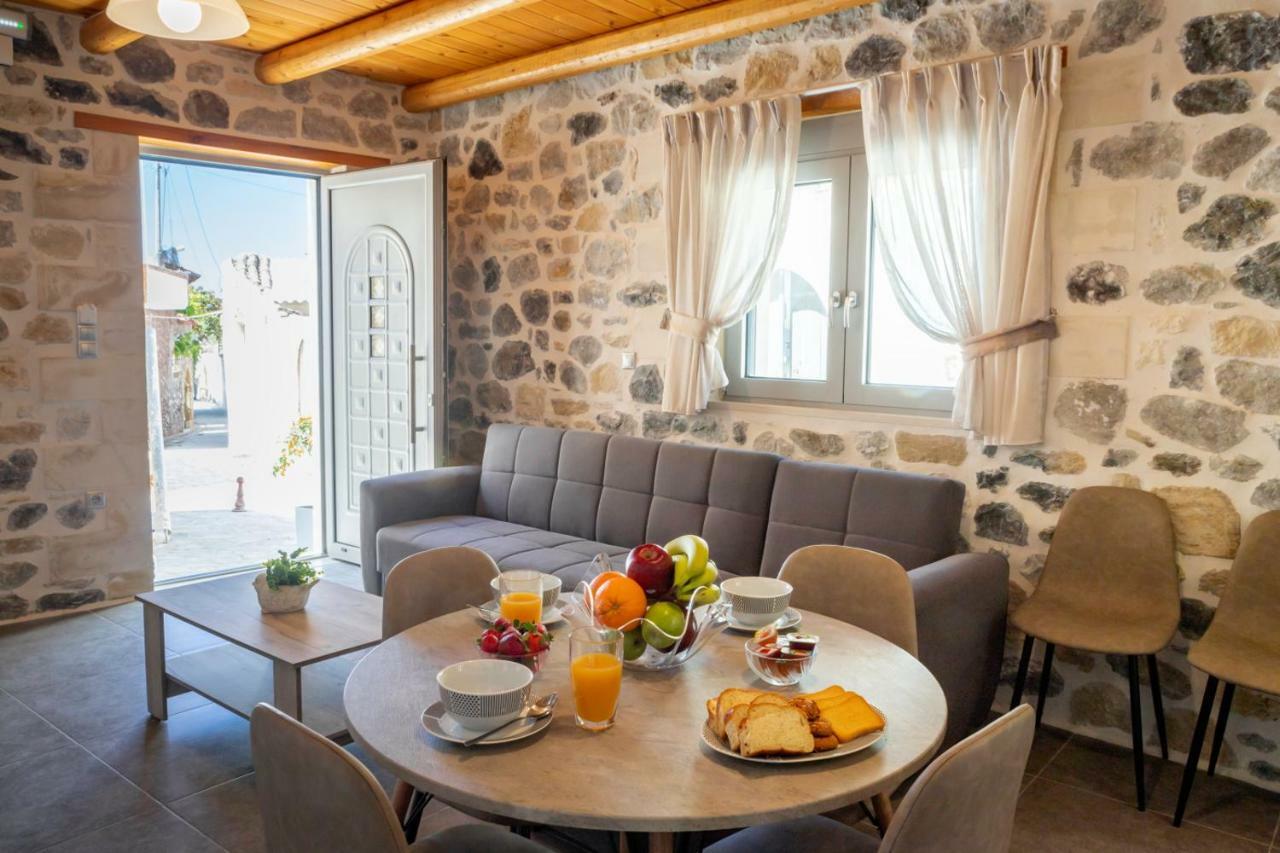 Marilena Natural Stone House, By Hellocrete Pigí エクステリア 写真