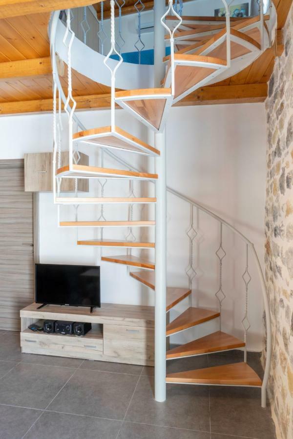 Marilena Natural Stone House, By Hellocrete Pigí エクステリア 写真